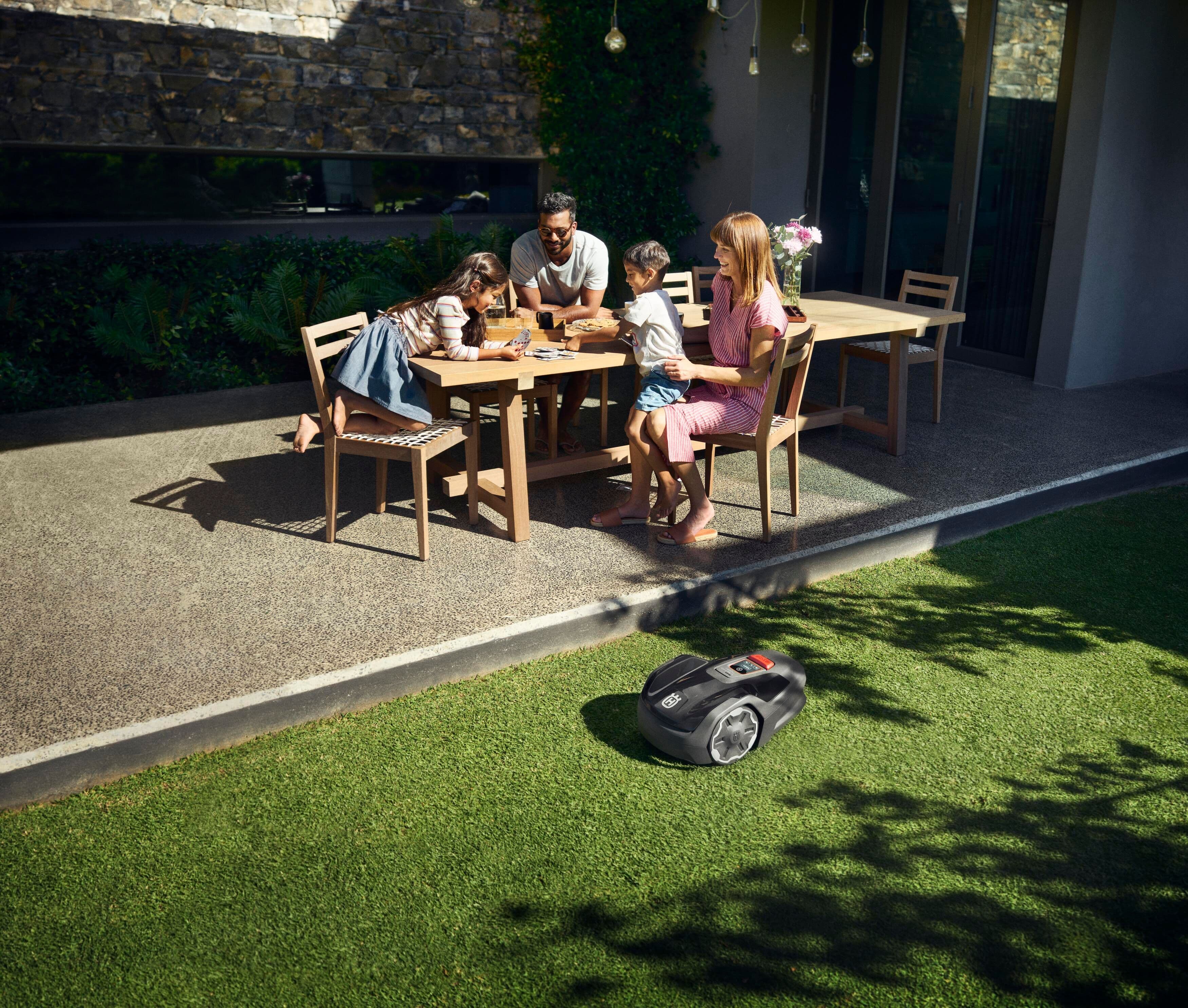 man wearing ppe with chainsaw
